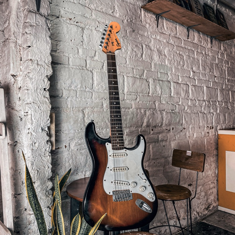 squier stratocaster affinity sunburst