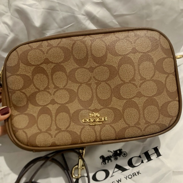 COACH JES CROSSBODY IN SIGNATURE CANVAS COACH F68168*preloved