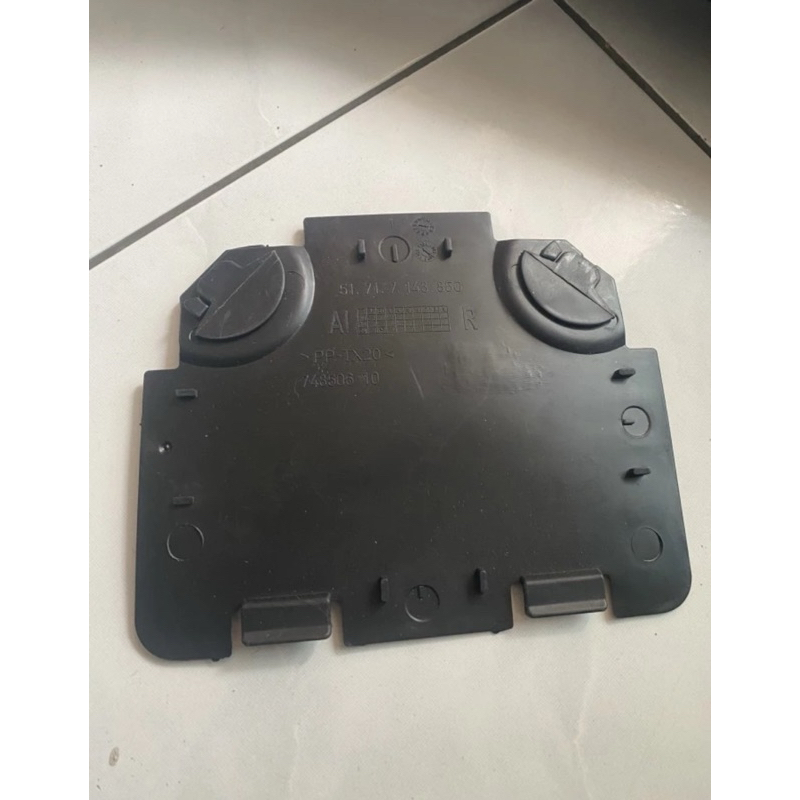 Cover Kotak Inner Fender Depan BMW E90 E91 E92