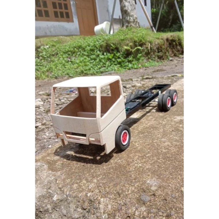 ART P84T Kabin miniatur truk mentahan
