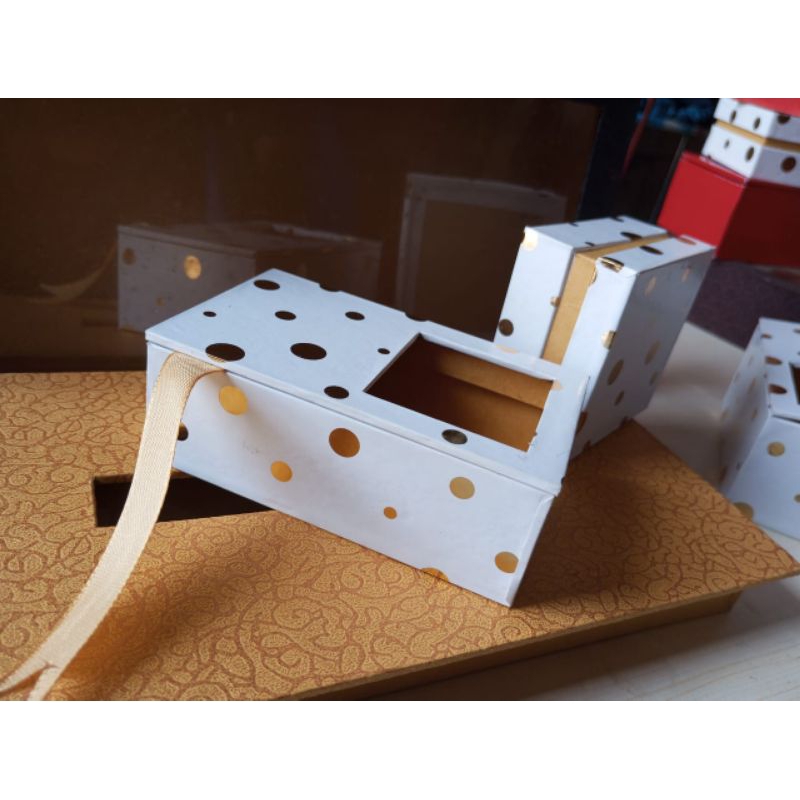 

Kotak perhiasan kotak cincin kotak kado giftbox 10x6x3.5