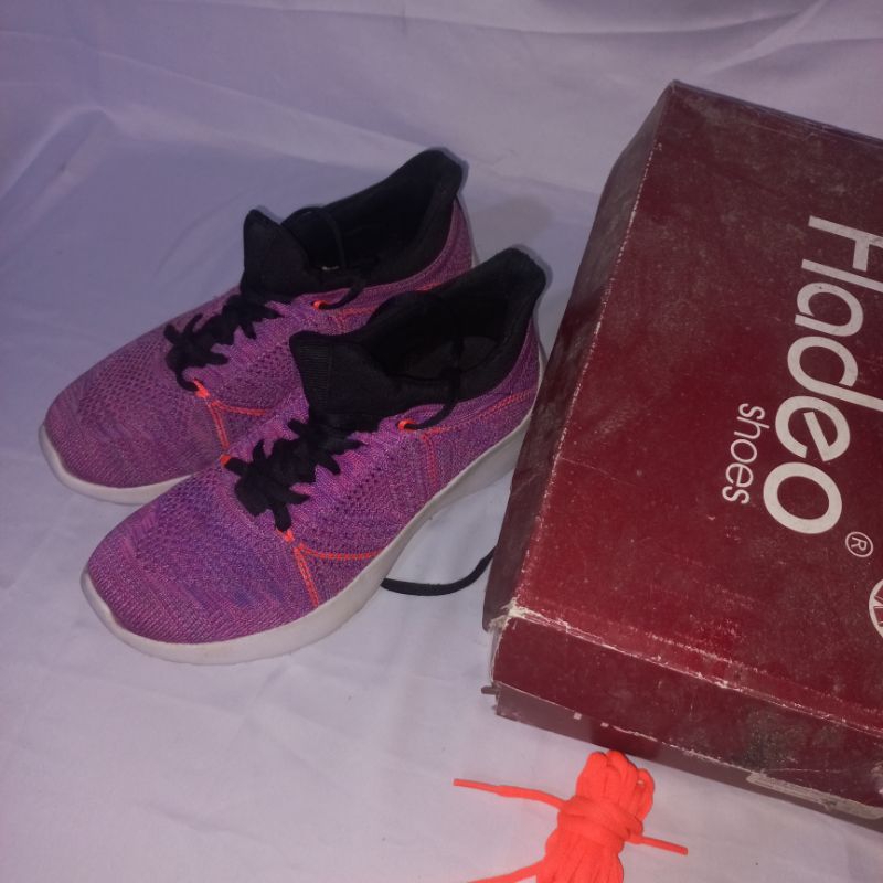 SEPATU SNEAKERS OLAHRAGA FLADEO / PRELOVED SEPATU FLADEO 37