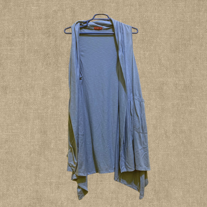 PRELOVED GRAPHIS OUTER