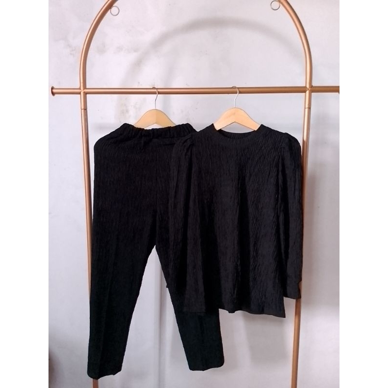 Setelan celana wanita kekinian