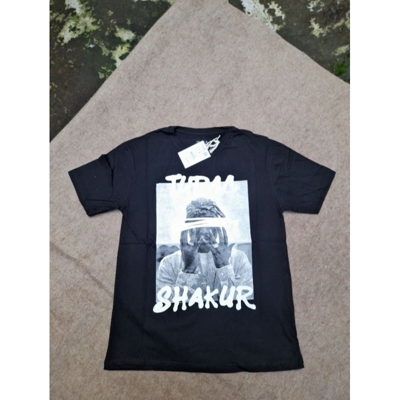 T-SHIRT PULL & BEAR x TUPAC