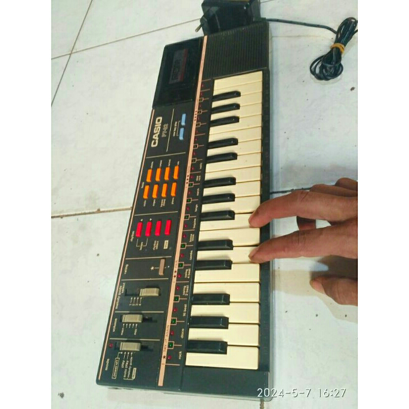 keyboard/piano vintage Casio PT82, normal second