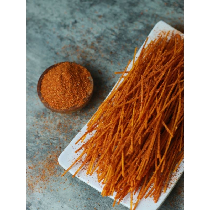 

Mie Lidi 500g Chiyo Natha (Kemasan Special Kiloan) Cemilan Pedas
