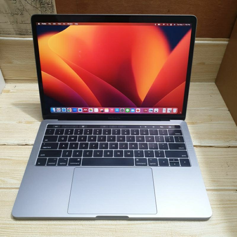 MacBook Pro 2017 | Core i7 | 16GB | 512GB | 13.3 inch Display Touch Bar
