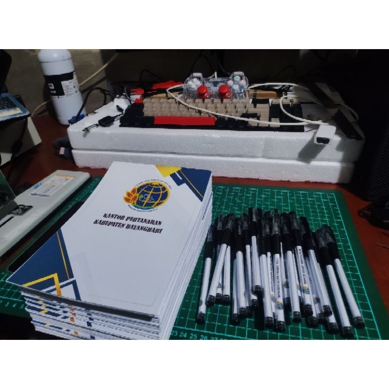 

Block Note Custom A5 isi 100 Lembar | Seminar Kit | Pulpen Promosi