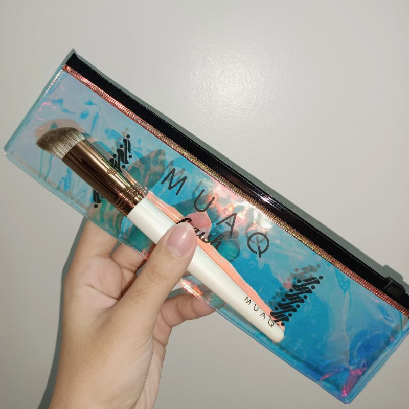 Preloved Muaq whispearl brush foundation M343