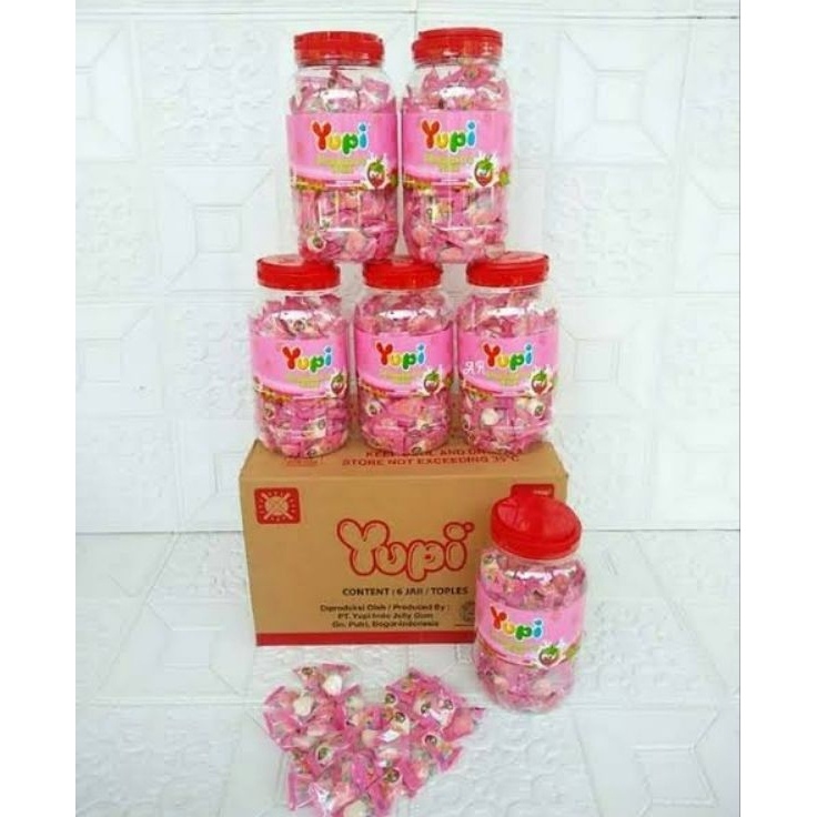 

Stock ready YUPI TOPLES strawberry kiss hataran lebaran