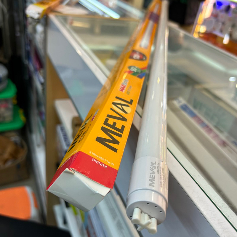 Lampu TL LED T8 Meval 18 Watt (Cahaya Kuning) / 3000K
