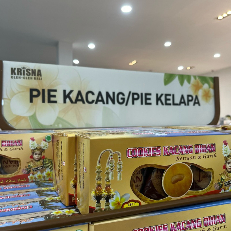 

PIE/COOKIES KACANG DHIAN BALI