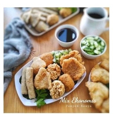 

PEMPEK PALEMBANG CAMPUR ISI 5 PCS +CUKO