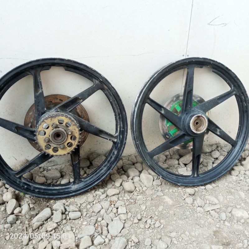 velk/velg racing Suzuki Satria 2tak hiu lumba double disck original