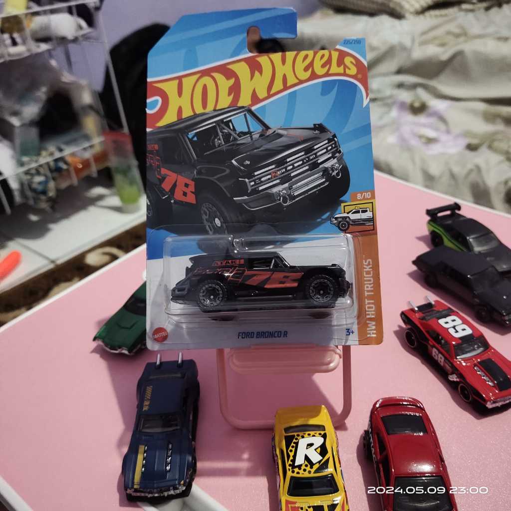 FORD BRONCO R BLACK HOT WHEELS