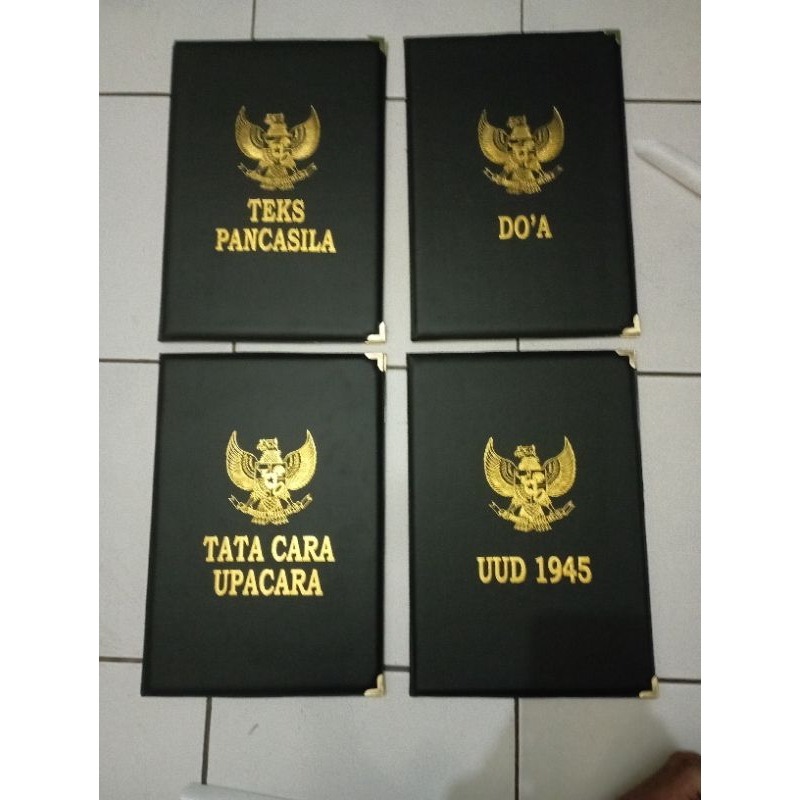 

Promo Grosir//5 Map Upacara Bahan Kulit Sintetis Warna Hitam dan 10 Selempang upacara 150cm x 10 cm