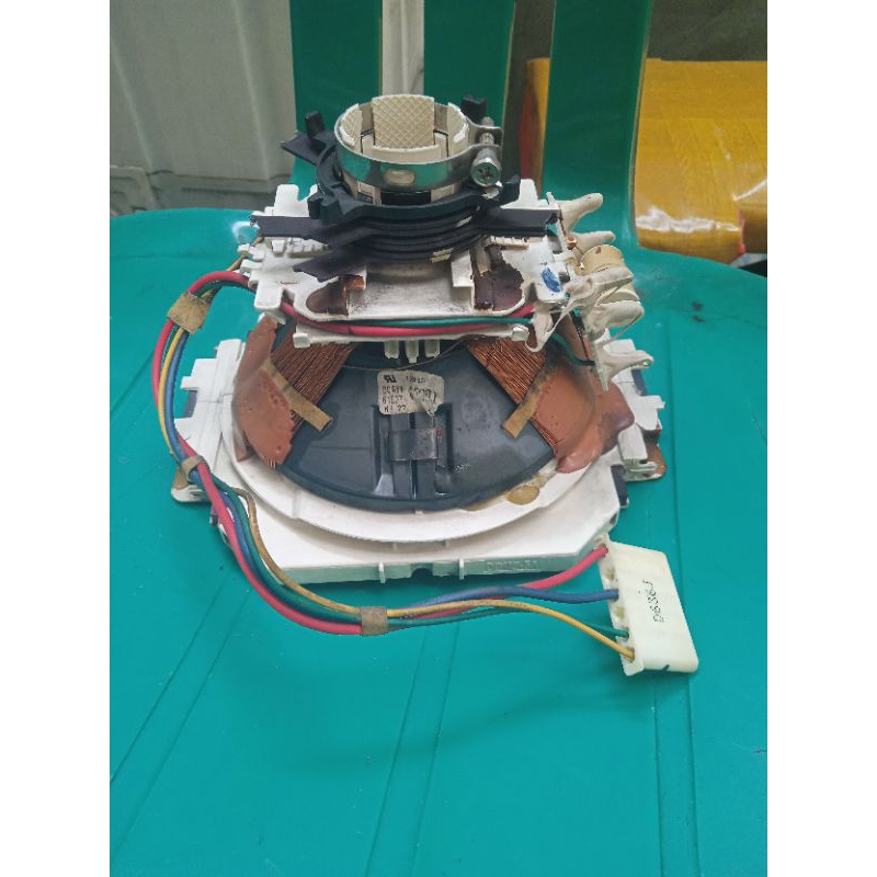 defleksi yoke tv sarp slim 21 inchi 6229J second