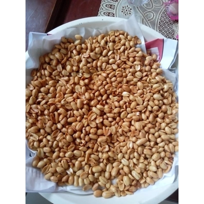 

Cemilan Kacang Bawang Berat 75gram Dengan Rasa Gurih Asin