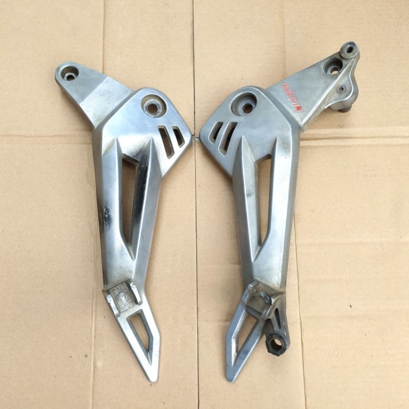 Footstep Postep Pijakan Kaki Belakang Honda Supra X 125 FI DD Limited Edition Original AHM