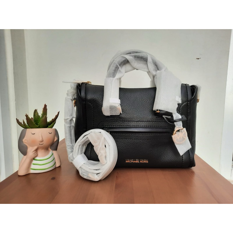 Tas Wanita MK Carine Medium Black