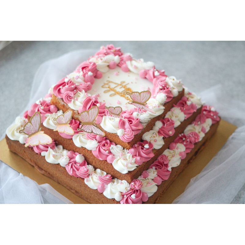 

3 Tier Flower Cake, Engagement Cake, Anniversary Cake, Kue Ulang Tahun