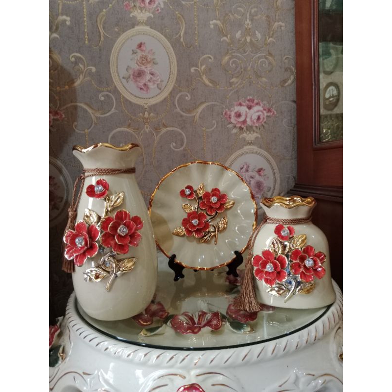 pajangan keramik guci