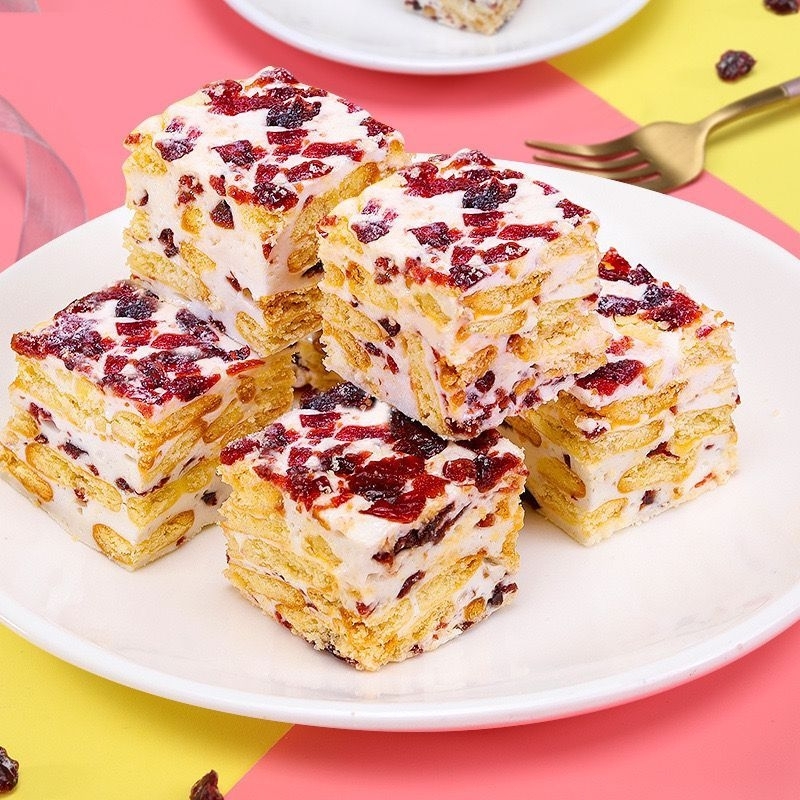 

(HALAL)Nougat Susu Cranberry Renyah/Snowcake susu/cemilan susu Cherry manis