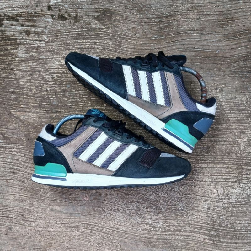Adidas ZX 700 second