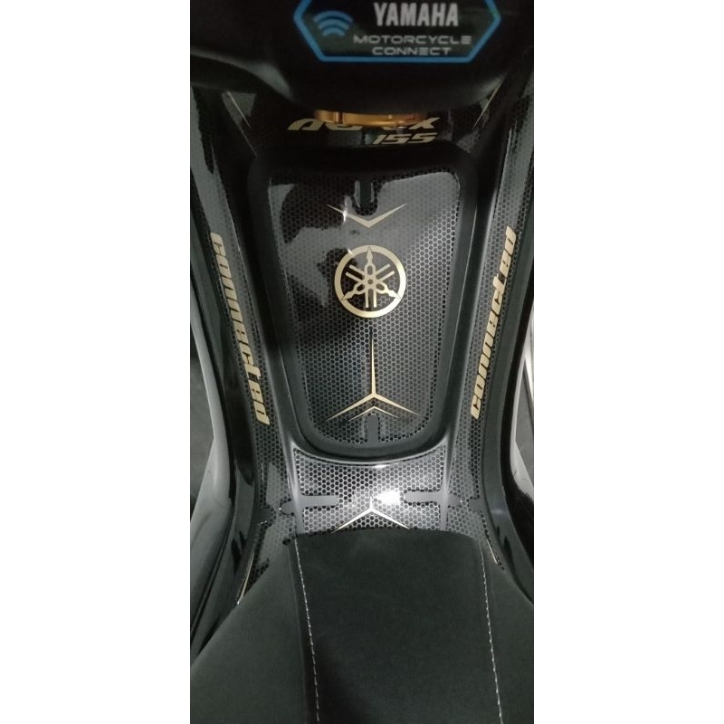 Tankpad Aerox 155 Connected Aksesoris Deckpad Aerox Bahan resin timbul