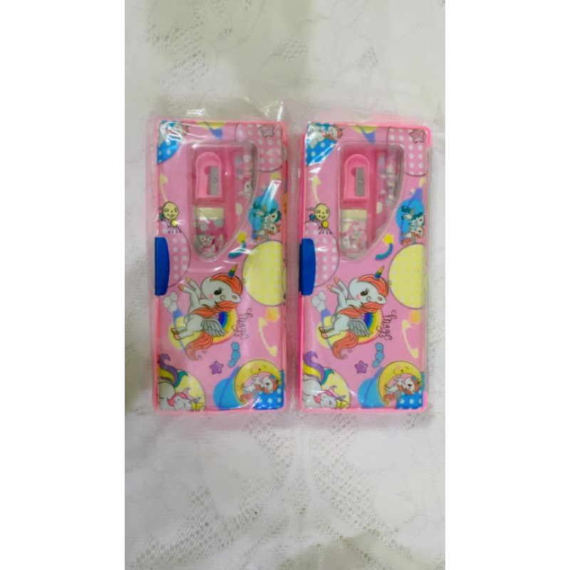 

Kotak Pensil Kuda Poni