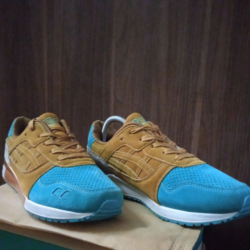 Asics tiger gel-lyte sz 44 made in Vietnam