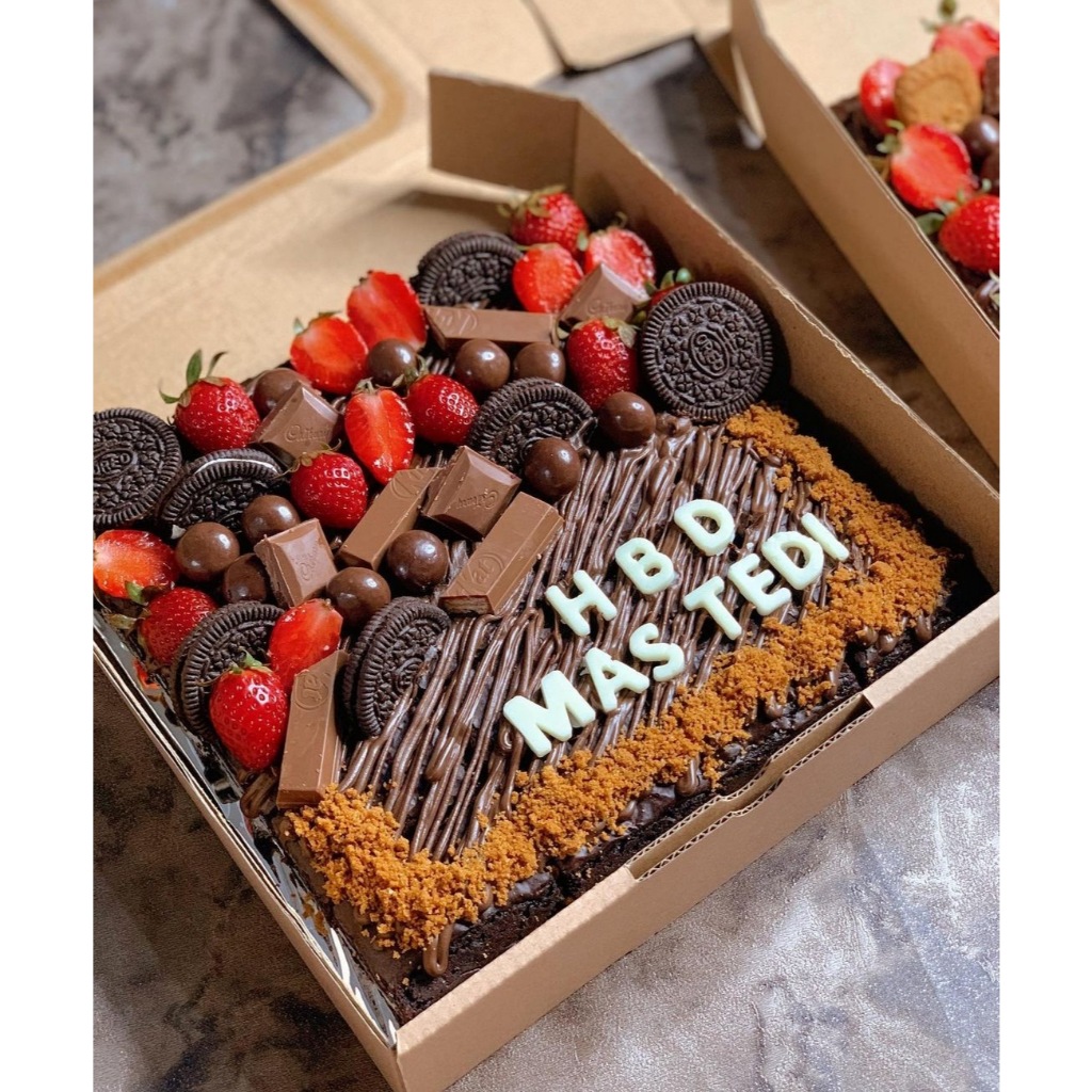 

Bownies custom strawberry/brownies panggang/brownies strawberry/brownies fudgy/brownies hias