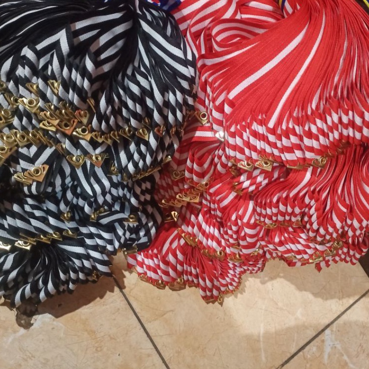 

Penjualan Terpopuler TALI MEDALI SIAP PAKAISIKUMATA AYAMRING 25pcs