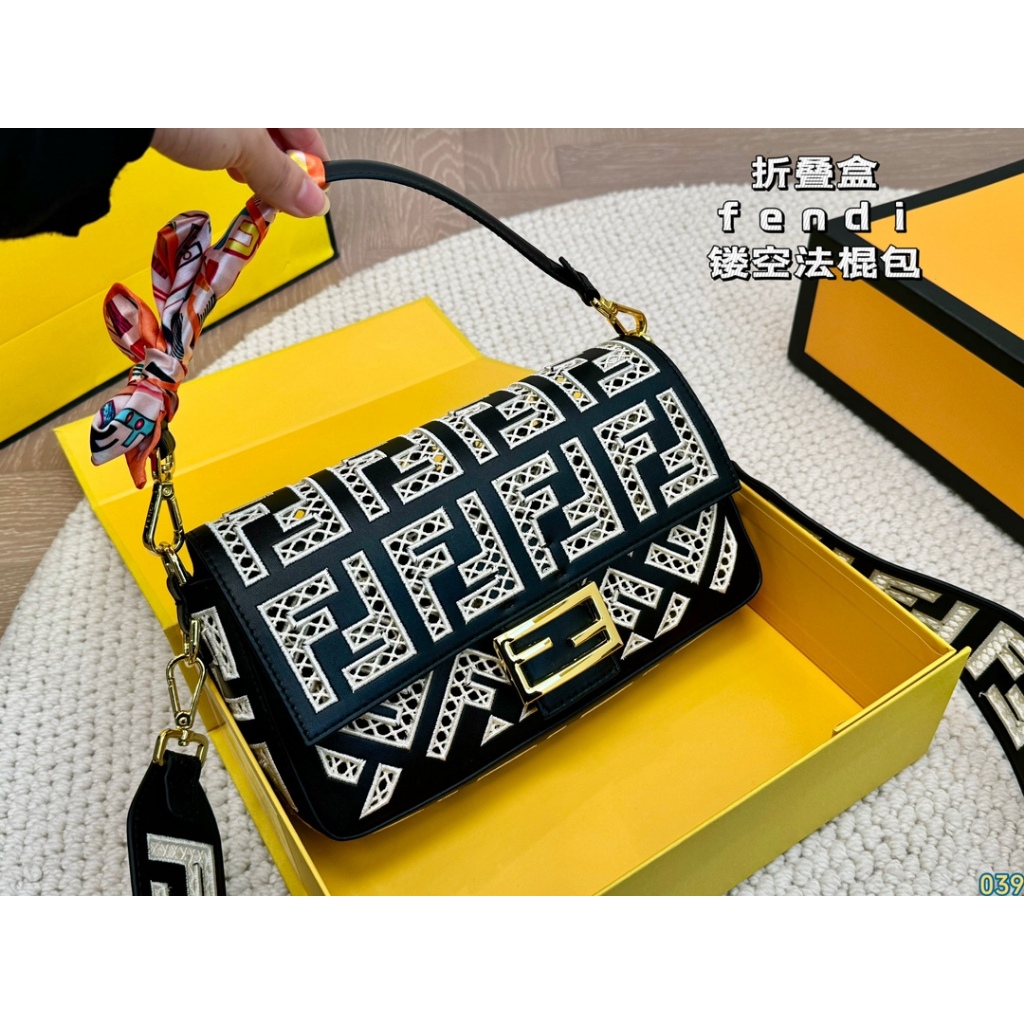 Fendi fendi hollow baguette bag original 2024