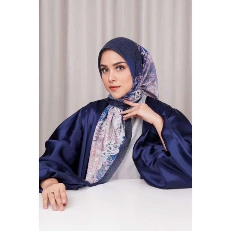 HOLIDAY SERIES BUTTONSCARVES