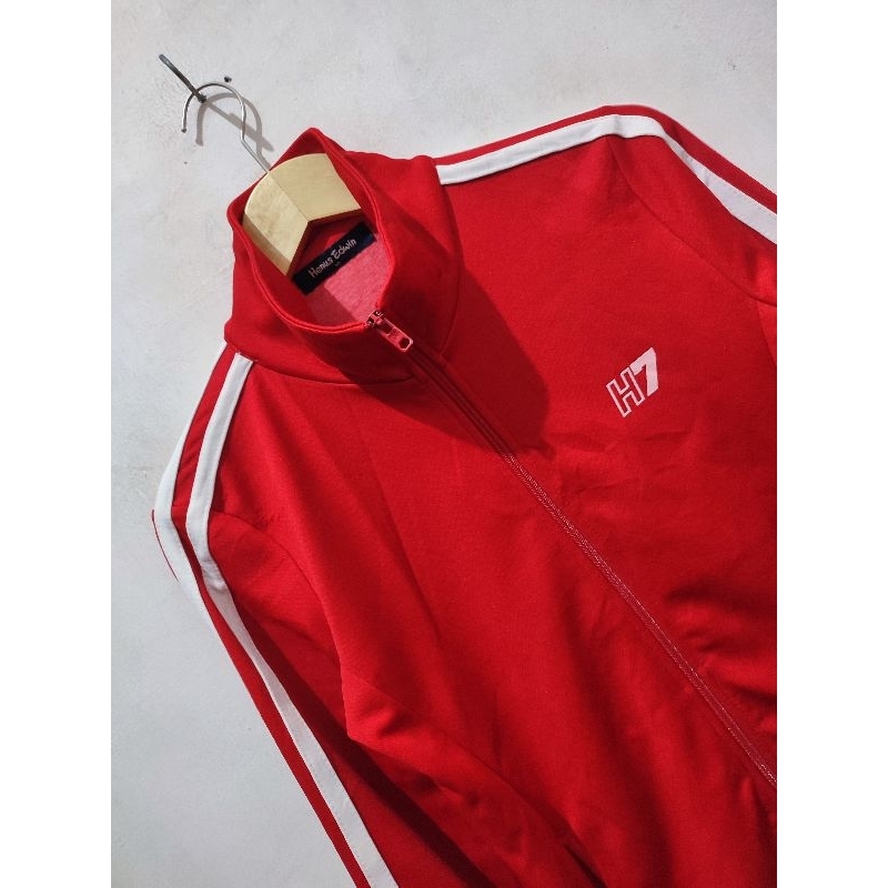 Tracktop Henus Edwin Merah