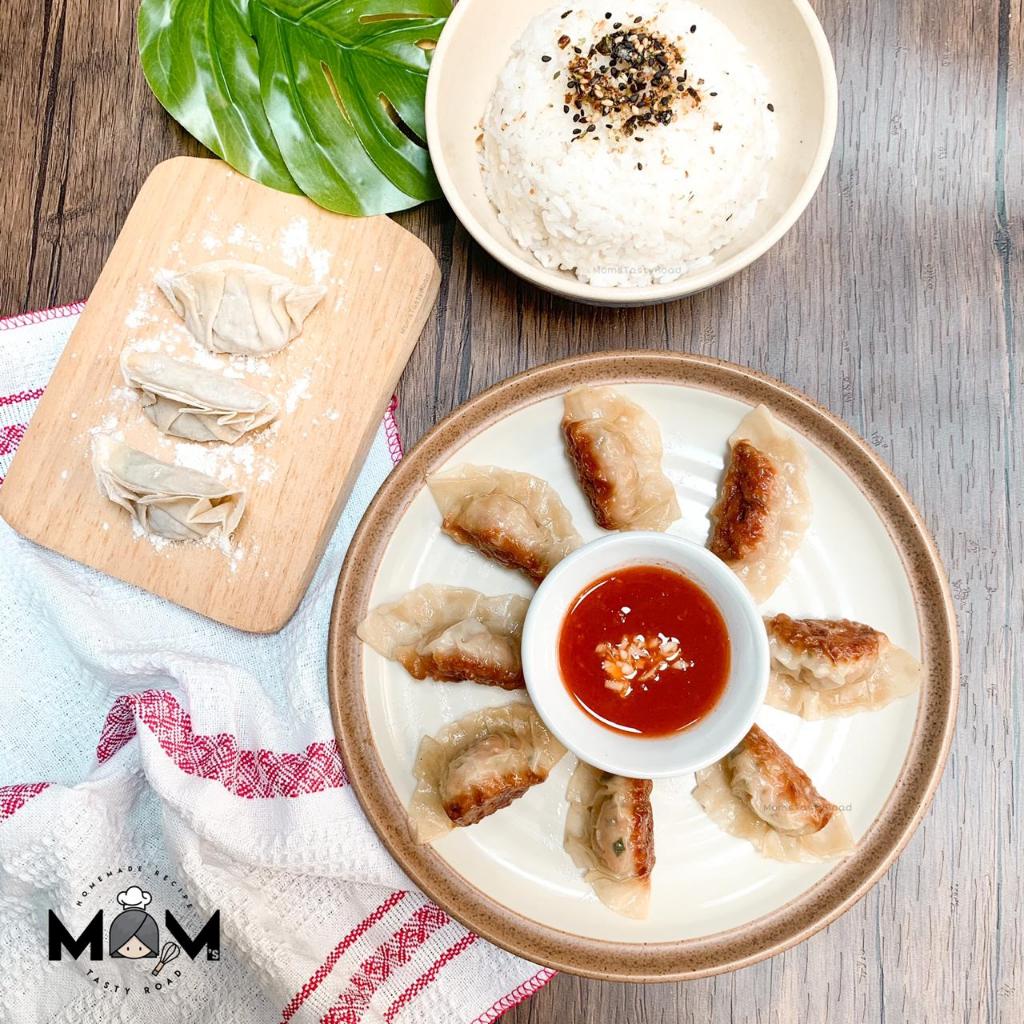 

Gyoza dan Siomay Ayam HALAL Dimsum Matang