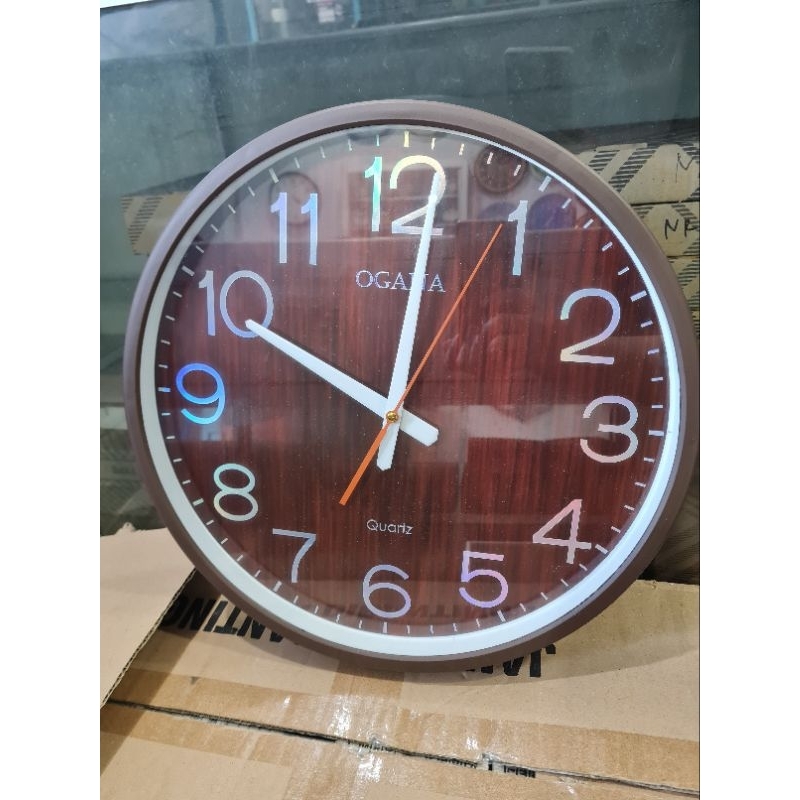 jam dinding ogana / jam dinding makassar / jam dinding coklat / jam dinding besar