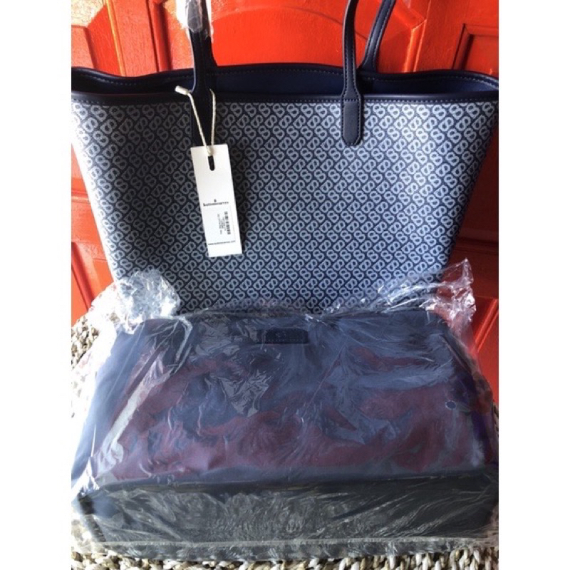 izzy tote bag buttonscarves