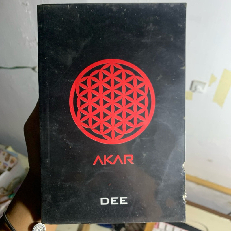 PRELOVED NOVEL BEKAS SUPERNOVA AKAR - DEE LESTARI