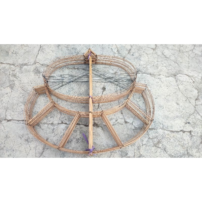 Kerangka Layangan pegon ludoyo sayap 1 meter (sudah dirakit) dan bonus pentangan sendaren