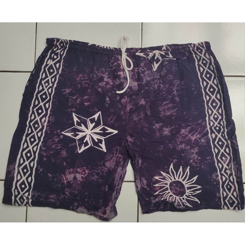 Celana Pendek / Celana Tidur untuk Pria bahan Rayon warna Ungu merk Bali Bagas Painting