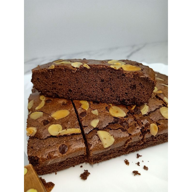 

Fudgy brownies cake panggang, FULL BUTTER 20 cm x 10 cm, TANPA PENGEMBANG