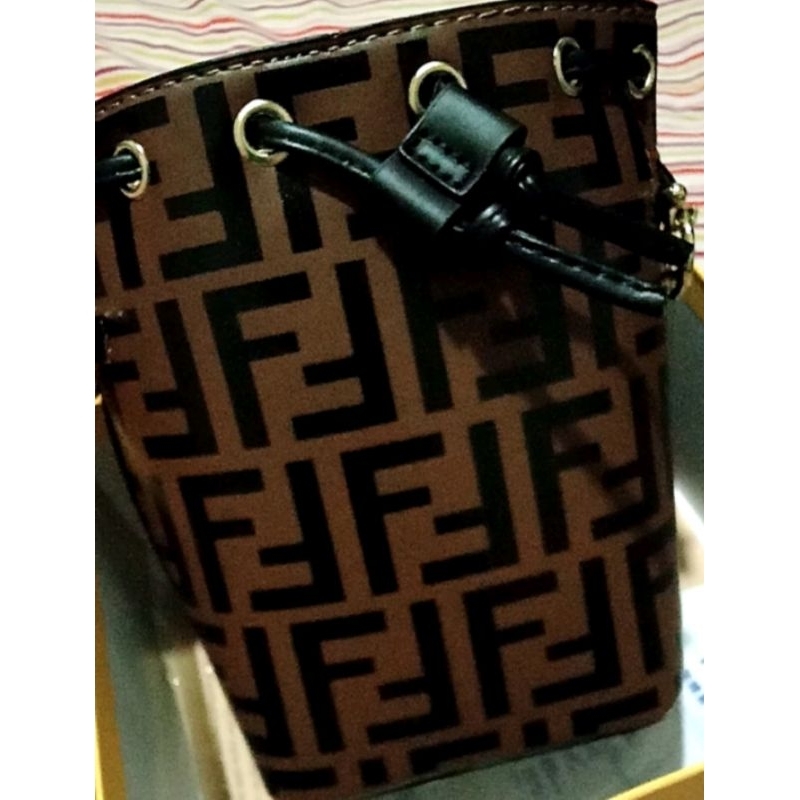 Tas Fendi serut tas Fendi terbaru mini include box premium Tas Syahrini