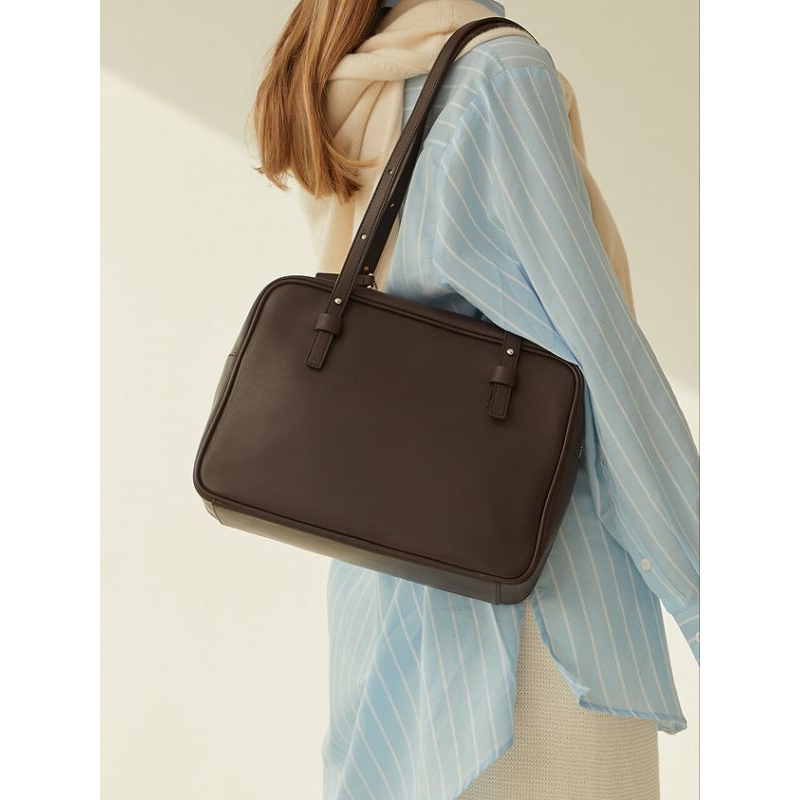 PRELOVED TAS KULIT ASLI KULAS LE ABONNE