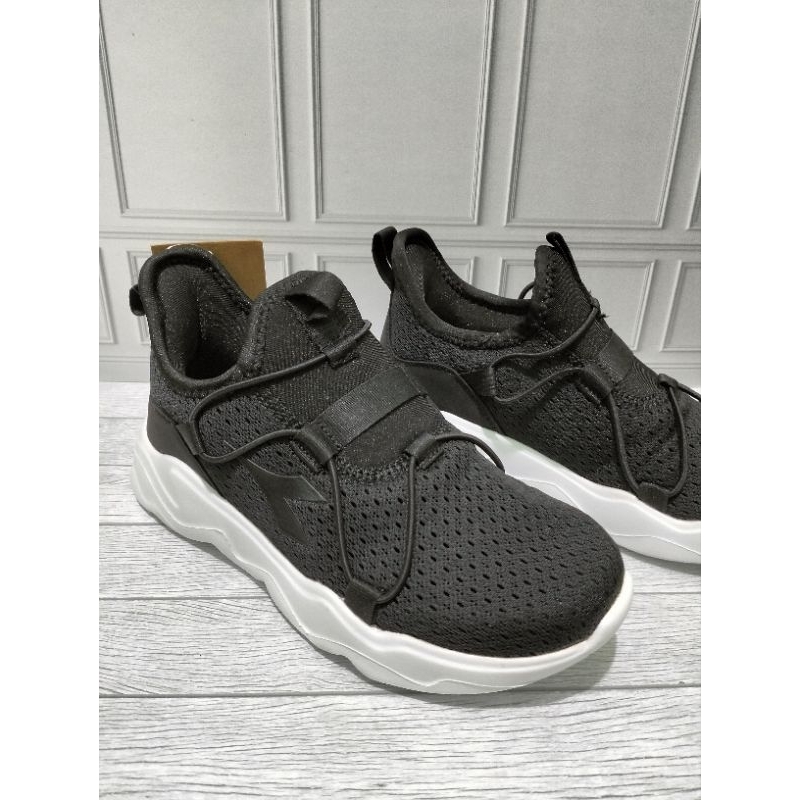 Sepatu Diadora Huda Kids Hitam Putih Original BNIB
