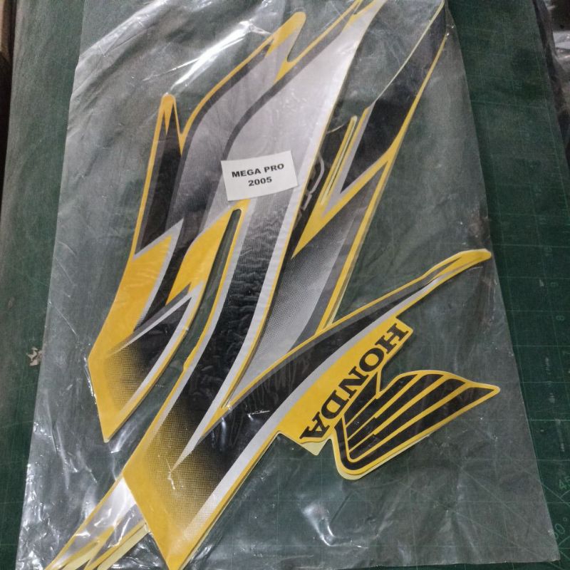 sticker Striping Mega pro 2005