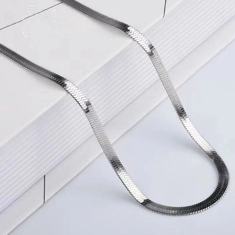 Kalung Titanium Model Pipih plat Silver Anti Karat Tidak Luntur Pria dan Wanita