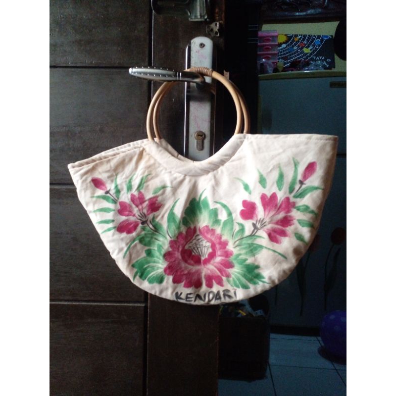 Tas Kain Khas Kendari